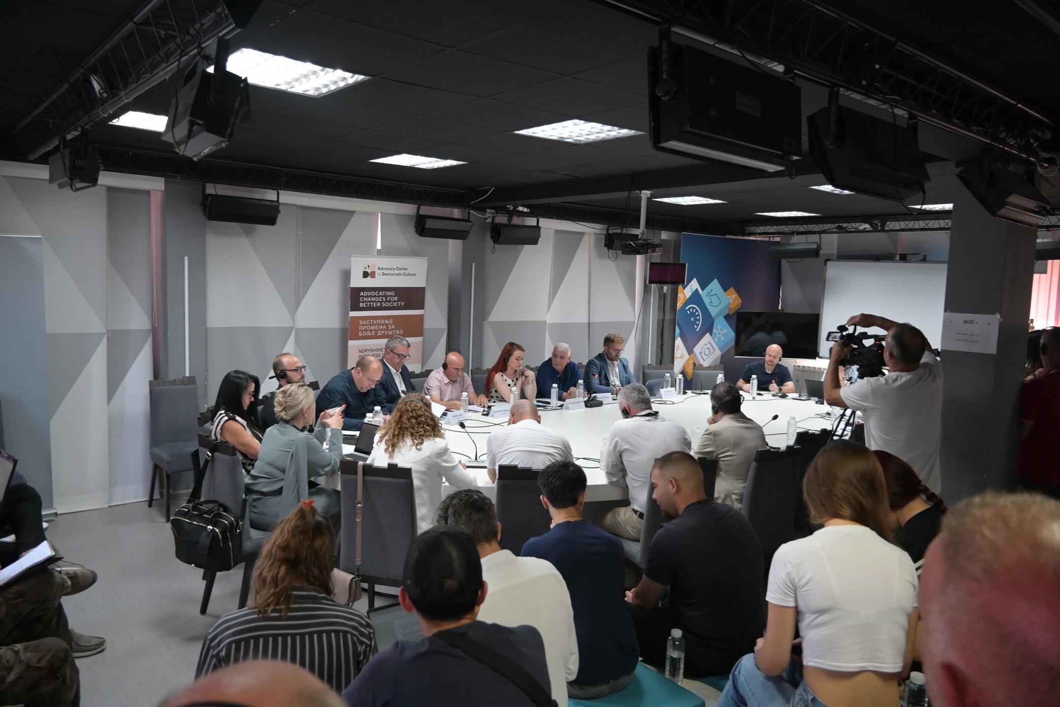 u-severnoj-mitrovici-odrzana-konferencija-o-izazovima-pravosuda-i-mogucnostima-reintegracije-pravosudnih-profesionalaca